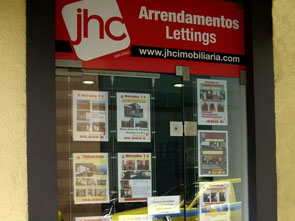 <br />
<b>Notice</b>:  Undefined index: alt in <b>/home/imoportugal/clients-websites/stag.websites.imo-portugal.com/resources/templates/shared/contents/contacts.php</b> on line <b>29</b><br />
